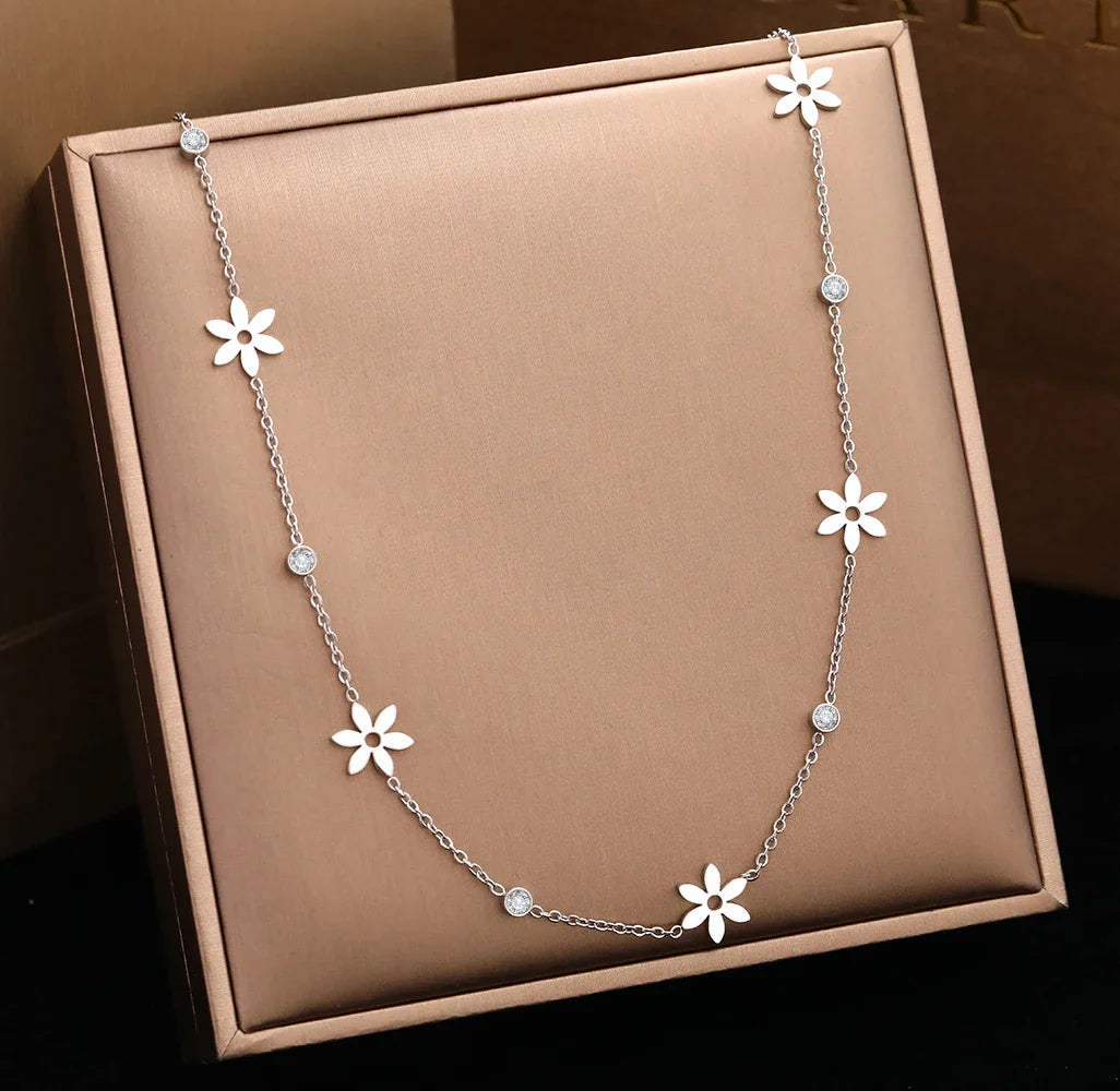 Colar Flores Com Zircônia